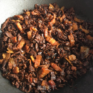 五花肉炒萝卜干的做法步调：9