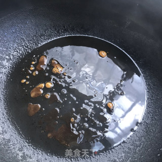 油焖笋块的做法步调：2