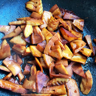 油焖笋块的做法步调：5