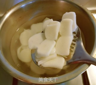 莓果炒年糕的做法步调：3