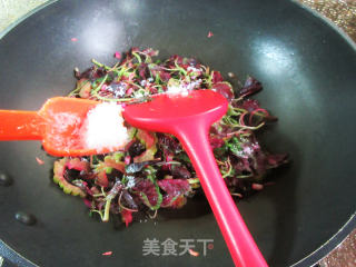 苦瓜炒白苋菜的做法步调：7