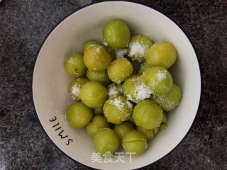 李子酸的腌造办法的做法步调：4