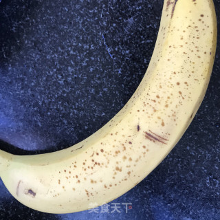 喷鼻蕉牛奶的做法步调：1