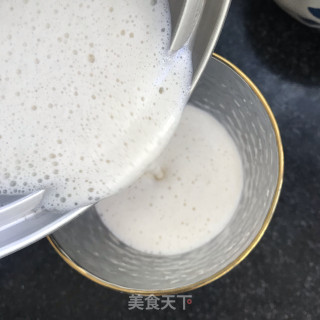 喷鼻蕉牛奶的做法步调：6