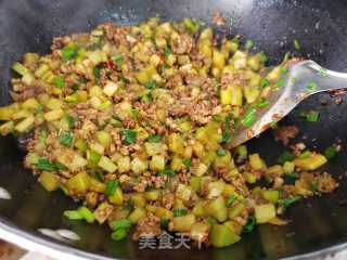 莴笋炒肉沫的做法步调：4