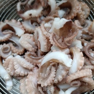 莴苣丝炒章鱼腿的做法步调：6