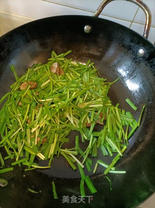 韭菜炒鸡肝的做法步调：6
