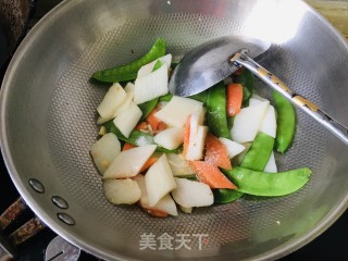 山药炒荷兰豆的做法步调：8