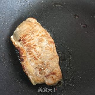 喷鼻煎本切牛排的做法步调：4