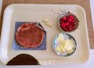 酸汁煎牛排的做法步调：1