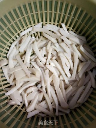 杏鲍菇炒鸡蛋的做法步调：3