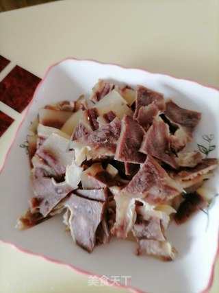 回锅牛脸肉的做法步调：1
