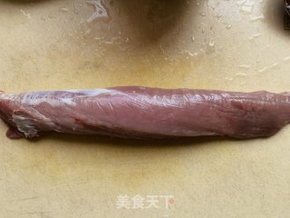 孜然小里脊的做法步调：1