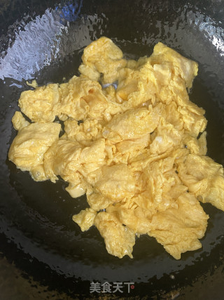 青椒炒鸡蛋的做法步调：9