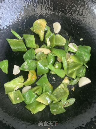 青椒炒鸡蛋的做法步调：14