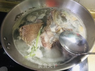 牛肉汤里的做法步调：2
