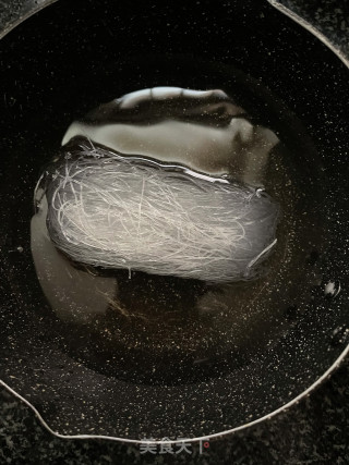 利剑菜粉丝煲的做法步调：3