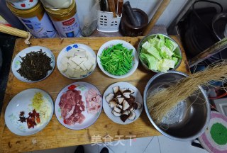 年夜烩菜的做法步调：1