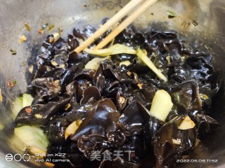 黄瓜拌木耳的做法步伐
：5