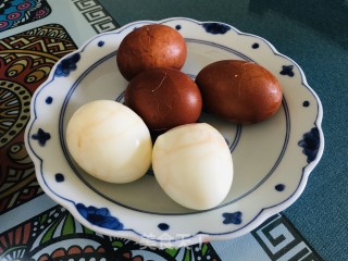 核桃壳煮鸡蛋的做法步调：12
