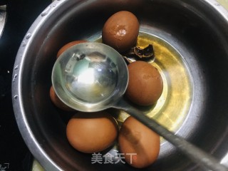 核桃壳煮鸡蛋的做法步调：9