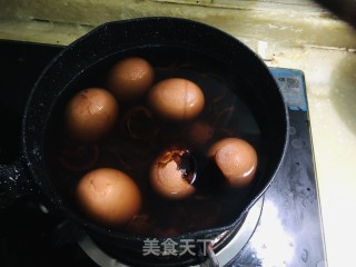 核桃壳煮鸡蛋的做法步调：7