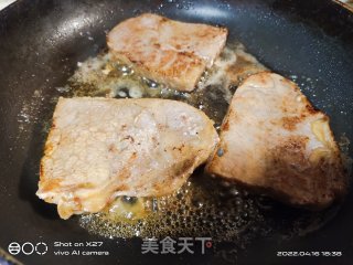 喷鼻煎牛排的做法步调：3