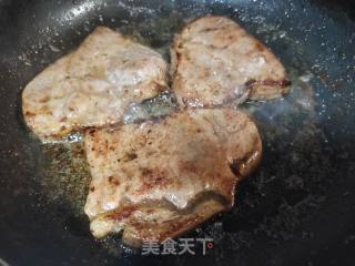 喷鼻煎牛排的做法步调：4