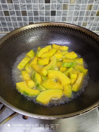 蒜蓉烧喷鼻芋北瓜的做法步调：4