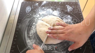 免揉齐麦法棍，麦喷鼻味实足，焦坚中壳，越嚼越喷鼻，安康出承担。的做法步调：9