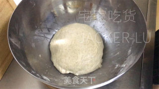 免揉齐麦法棍，麦喷鼻味实足，焦坚中壳，越嚼越喷鼻，安康出承担。的做法步调：6