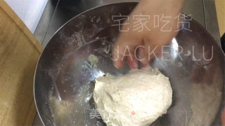 免揉齐麦法棍，麦喷鼻味实足，焦坚中壳，越嚼越喷鼻，安康出承担。的做法步调：5