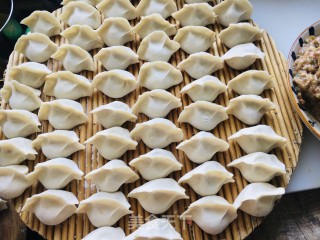 利剑萝卜年夜肉饺子的做法步调：9