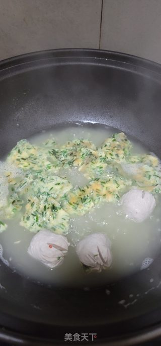 韭菜鸡蛋丸子汤的做法步调：7