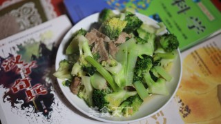 肉片炒西蓝花的做法步调：9