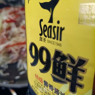 香肠炒年夜头菜的做法步调：7