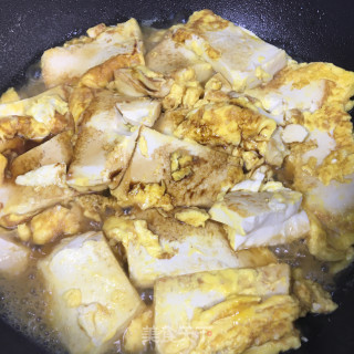 鸡蛋喷鼻煎豆腐的做法步调：6