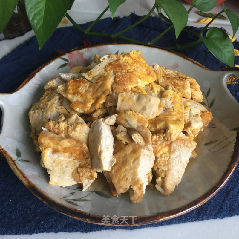 鸡蛋喷鼻煎豆腐的做法