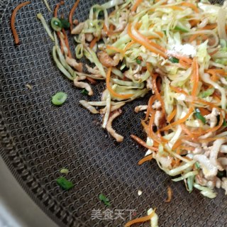 肉丝胡萝卜炒年夜头菜的做法步调：9
