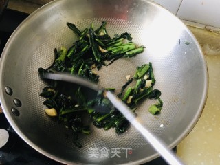 蒜蓉莴笋叶的做法步调：8