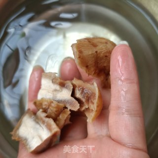 天麻鸽子汤的做法步调：2
