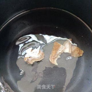 天麻鸽子汤的做法步调：3
