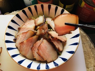 萝卜干蒸腊肉的做法步调：5