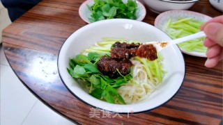 喷鼻菇炸酱里的做法步调：10