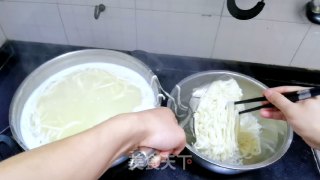 喷鼻菇炸酱里的做法步调：9