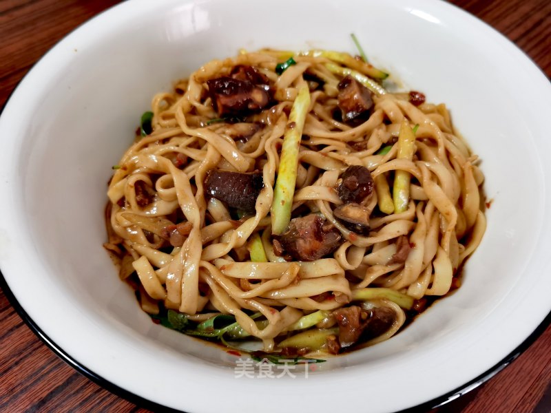 喷鼻菇炸酱里的做法