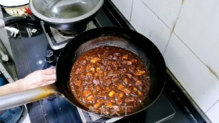 喷鼻菇炸酱里的做法步调：7