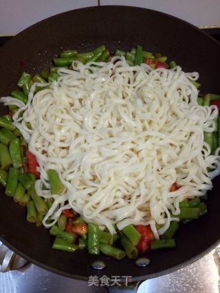 西白柿豆角焖里的做法步调：6