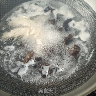五彩鸡丝的做法步调：4