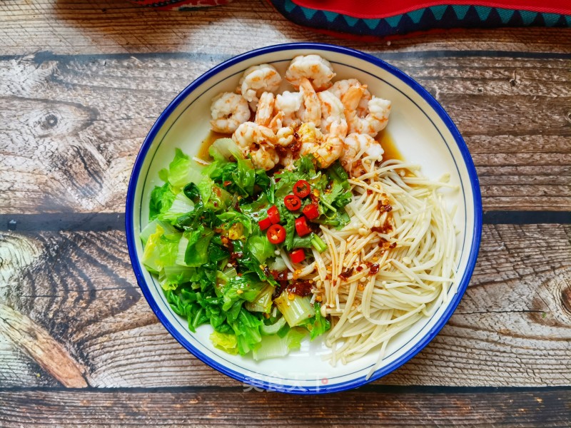 小利剑菜金针菇拌虾仁的做法